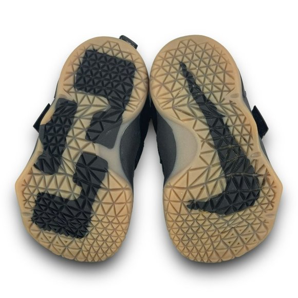 Nike LeBron Soldier 11 Sneakers 918367-007 Low Top Slip On Black Gum Toddler 4 - Picture 8 of 9